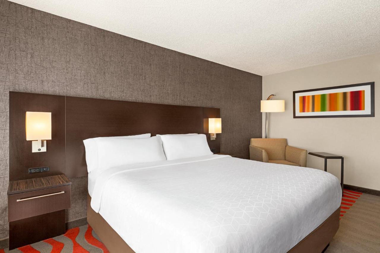 Holiday Inn Boston Bunker Hill, an IHG Hotel Somerville Exterior foto